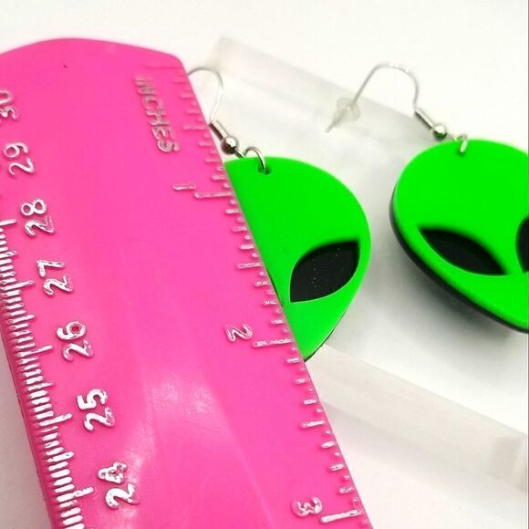 Alien Face Shaped fish Hook Earrings - Picture 3 of 4